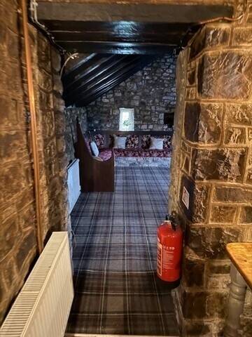 VALE OF GLAMORGAN – VILLAGE CENTRE FREEHOUSE Photo 7