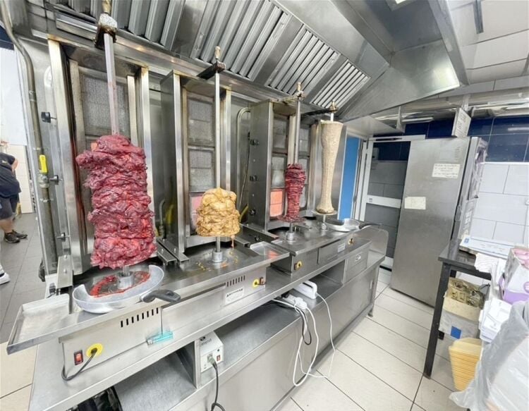 Long-established fish & chip shop with 3-bed flat, Leicester Photo 7