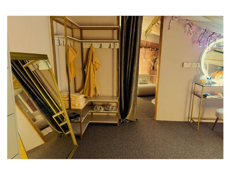 Stylish Beauty & Spa Business in Prime Shaftesbury Location Photo 7