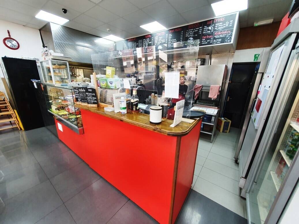 CAFÉ FOR SALE IN GREENWICH, LONDON - FULL A3 & ALCOHOL LICENCE (2300)