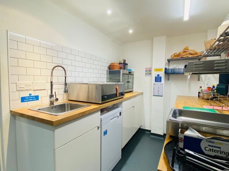 Leasehold Modern BBQ Street Food Takeaway Located in Kimberly, Nottingham
