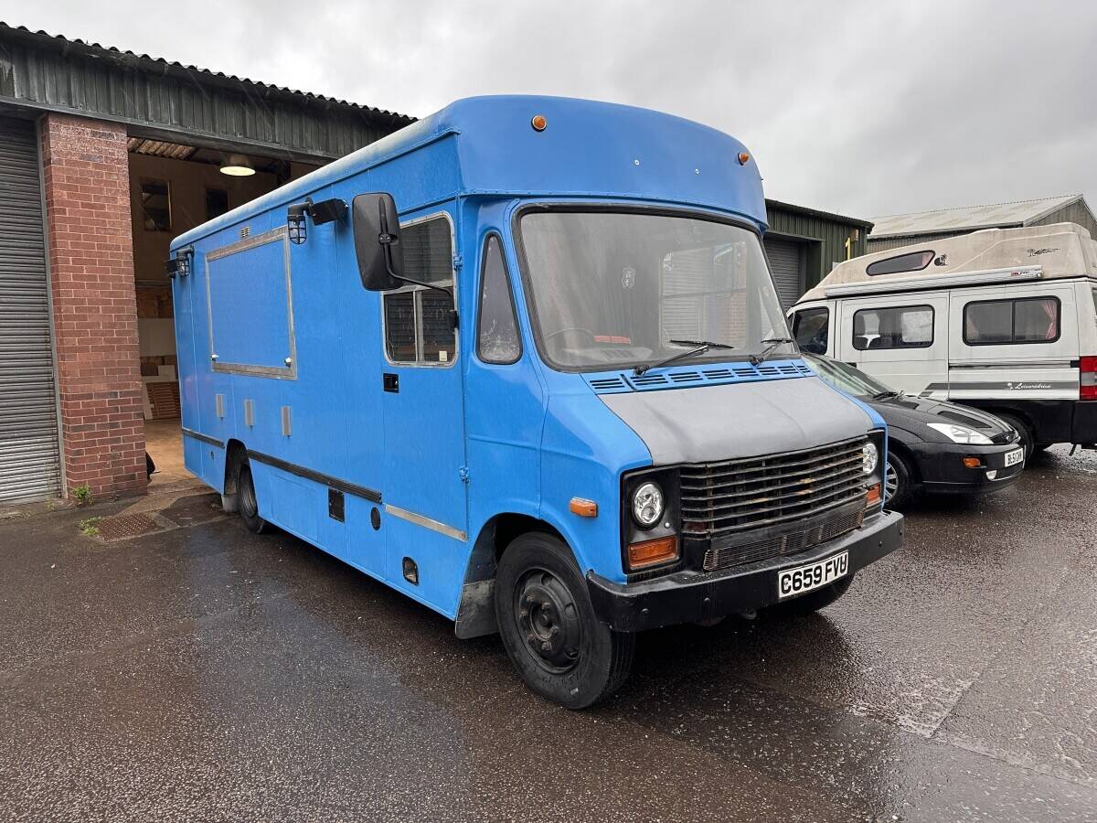 🚚🔥 Thriving Street Food Business for Sale – 5⭐ Rated Kitchen   Classic Dodge 50 Food Truck 🔥🚚 Photo 7