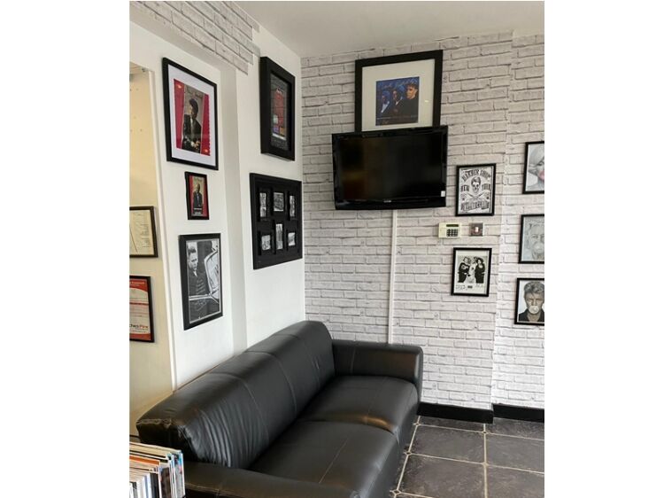 Sharp Opportunity Awaits – Established Barbers in Biggin Hill Photo 7