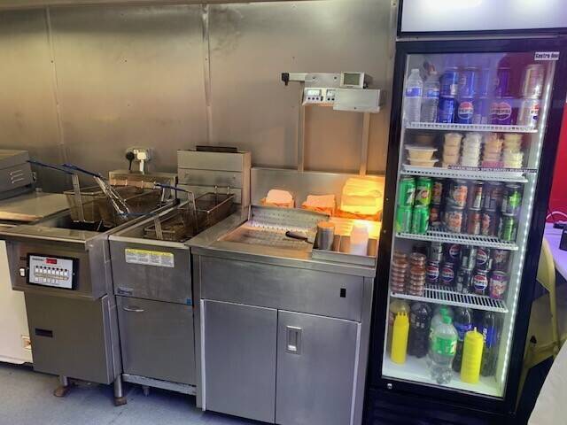 Chicken, Ribs & Pizza Takeaway with huge takings, high GP, high NP and still potential to grow sales