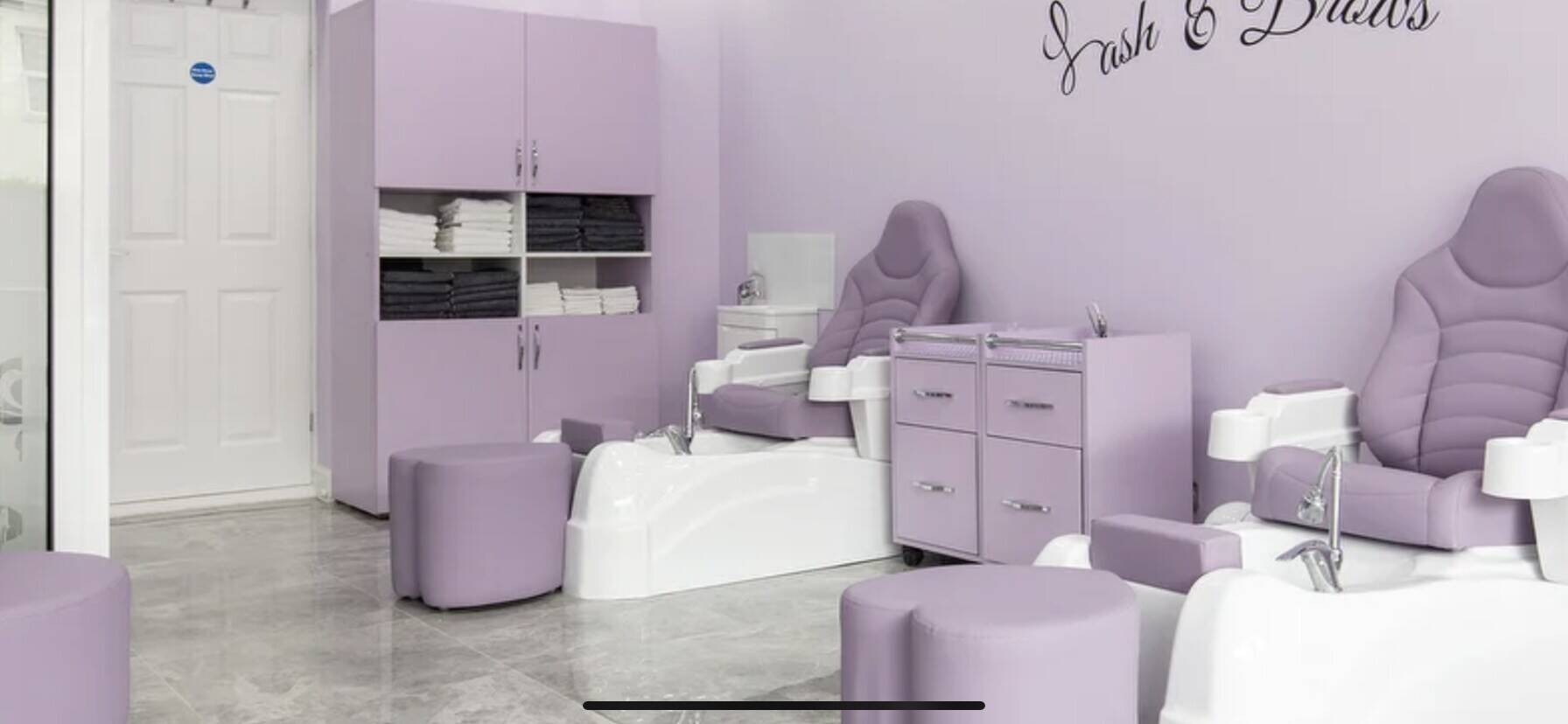 Beauty salon for sale long lease in Hounslow London.
