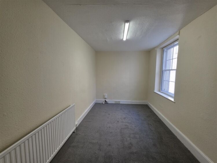 Auction Lot: Vacant Office Building in Newton Abbot For Sale in Newton Abbot Photo 7