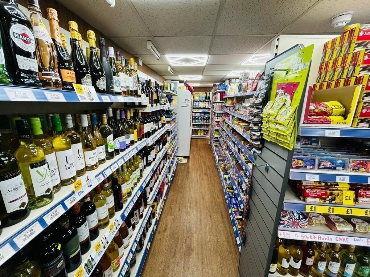 High street Off licence for sale
