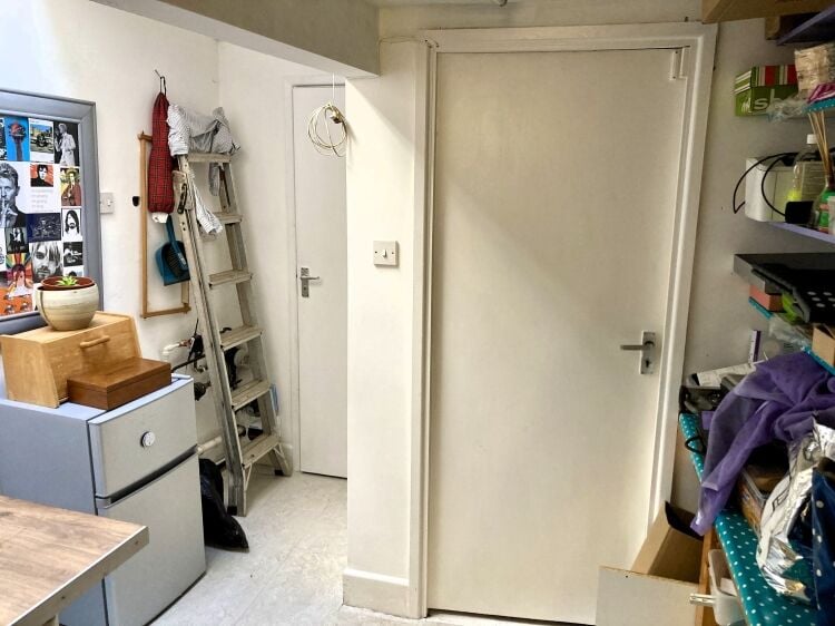 INVESTMENT PROPERTY OPPORTUNITY WITH ACCOMMODATION OR RETAIL PREMISES Photo 7