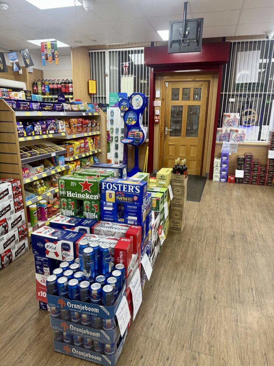 Busy off licence shop for sale Photo 7