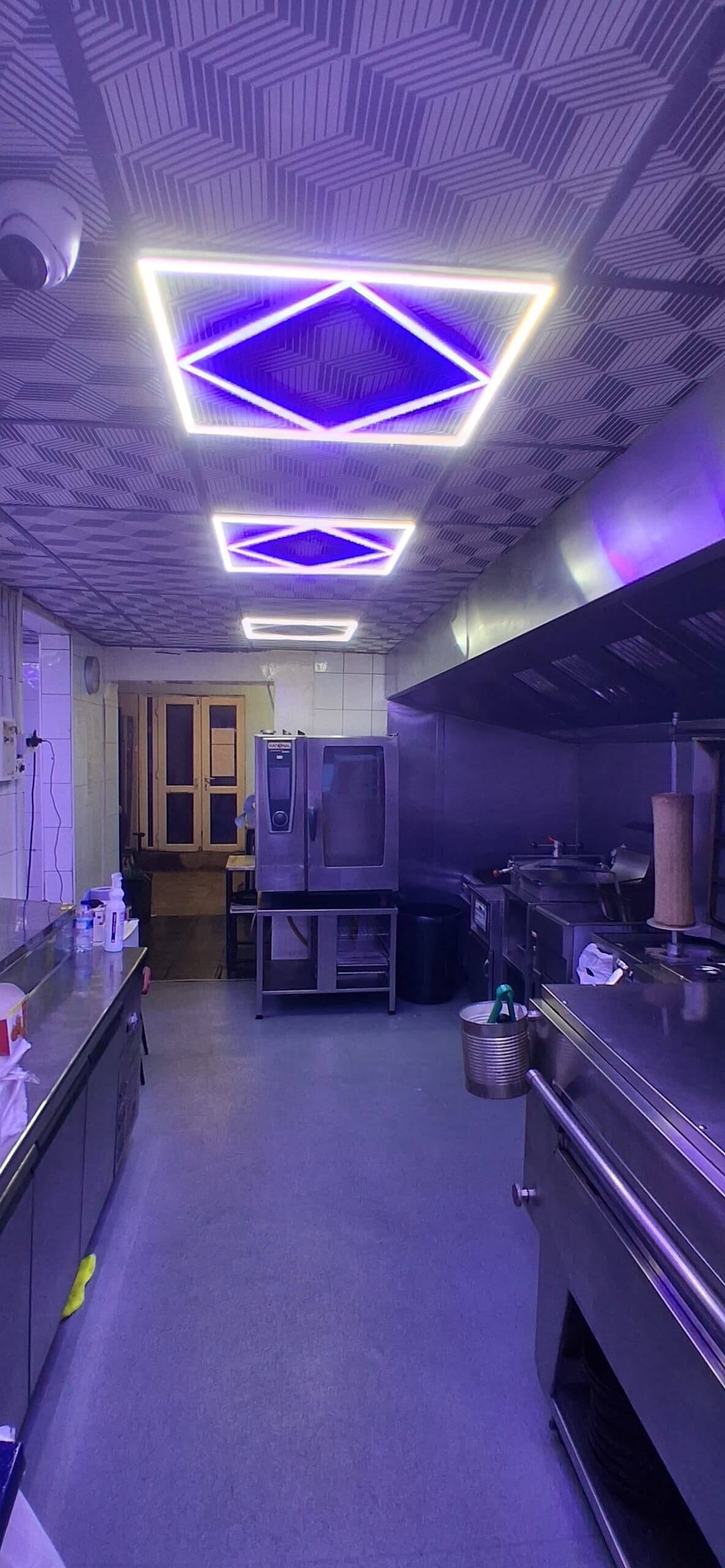 Takeaway For sale In Nottingham Prime Location, 4 Bed accommodation included.