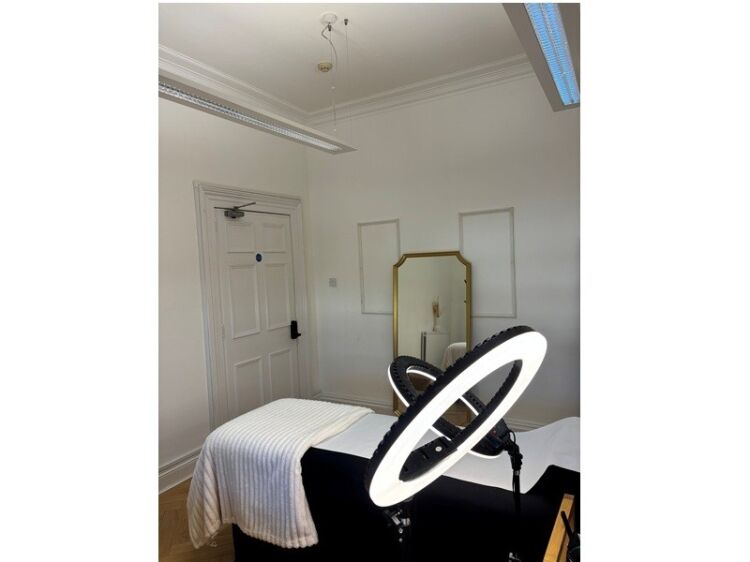Glow, Grow & Go – Stylish Bristol Beauty Salon With Strong Following Photo 7