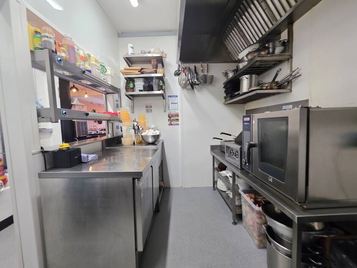 LICENCED CAFE Photo 7
