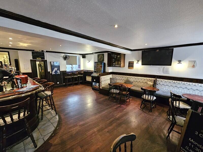 Pub & restaurant, with prime High Street trading location,  in the same family since 1980.