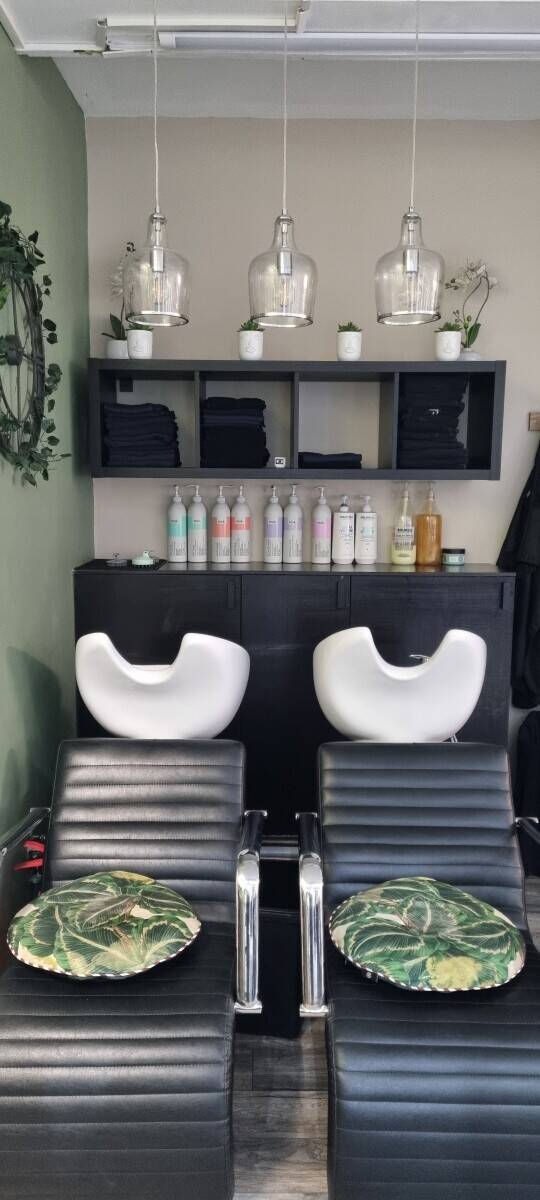 Upmarket professional Hair Salon in Warwick Photo 8