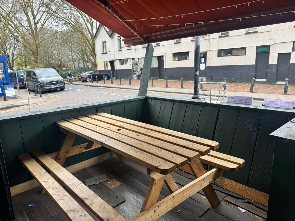 Cafe for sale in City of Bristol Photo 7