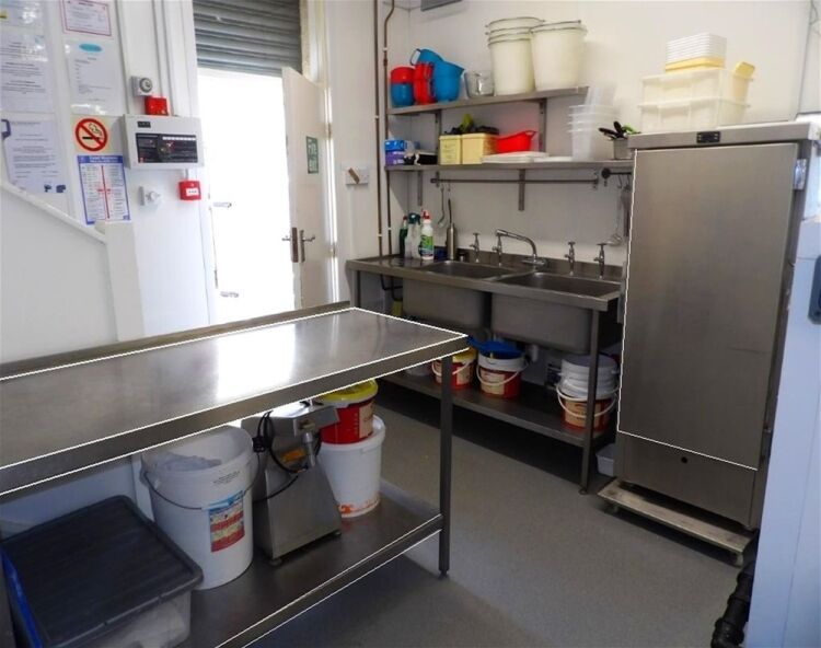 Long-established fish & chip shop, Leeds/Wakefield town centre