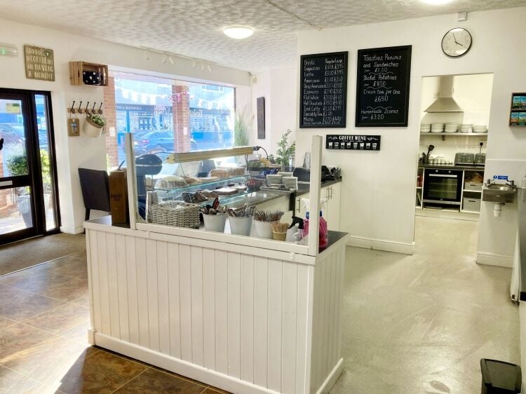 CAFÉ/COFFEE SHOP