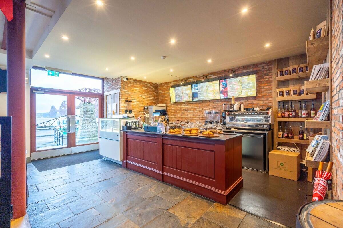 *NEW PRICE* Well Established Bistro-Bar & Restaurant under Iconic Forth Bridges Photo 7