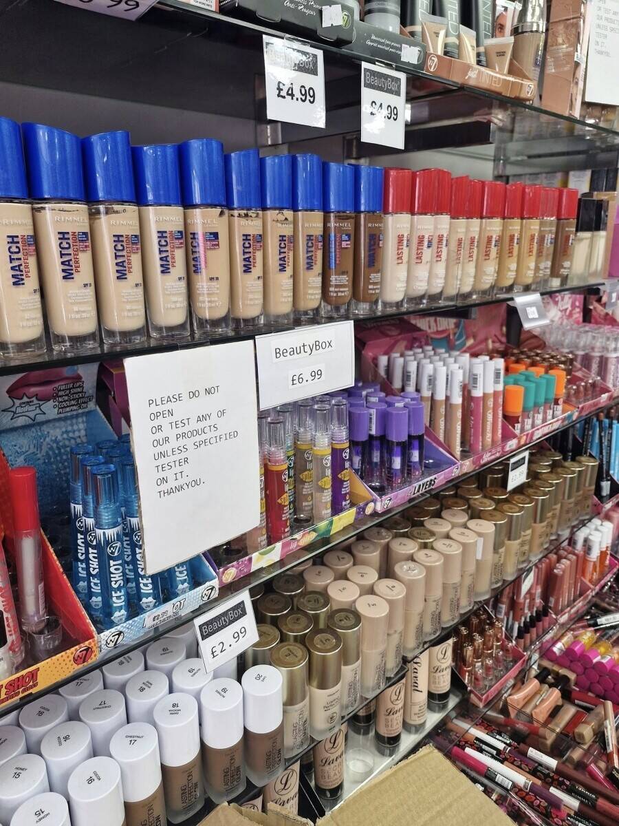 ESTABLISHED COSMETICS AND BEAUTY STORE, WREXHAM CITY CENTRE FOR SALE Photo 7