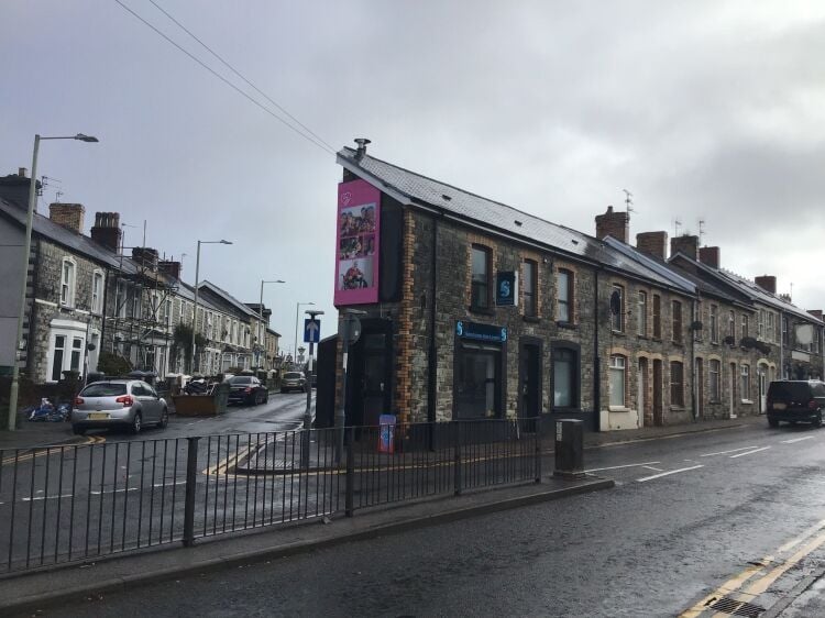 EXCELLENT FISH & CHIP SHOP WITH OWN FLAT, BRIDGEND