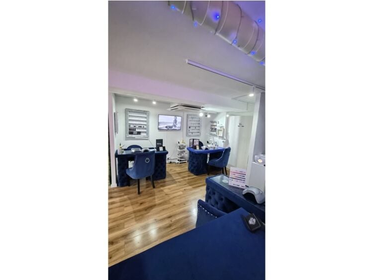 Beauty with Prestige – Elegant Jewellery Quarter Salon Photo 7