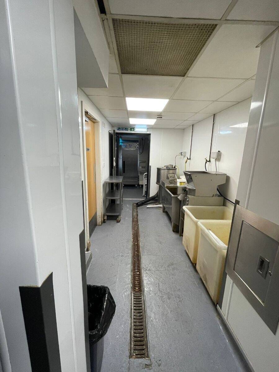 High Turnover Fish and Chip Shop NO DELIVERIES Photo 7