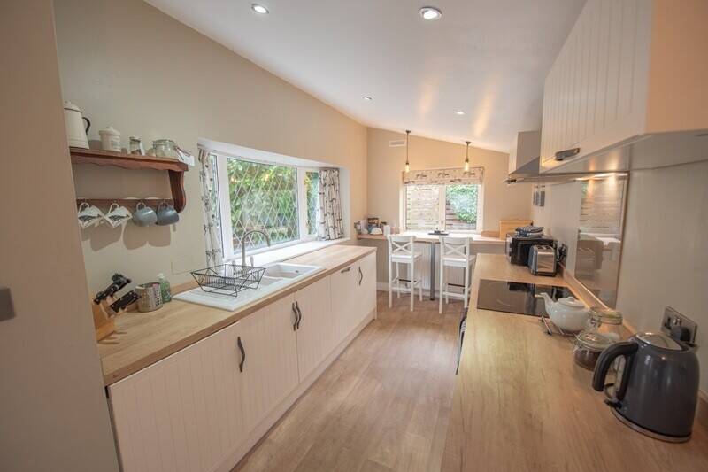Exceptional, Established Holiday Cottage in the picturesque village of Cononley Photo 7