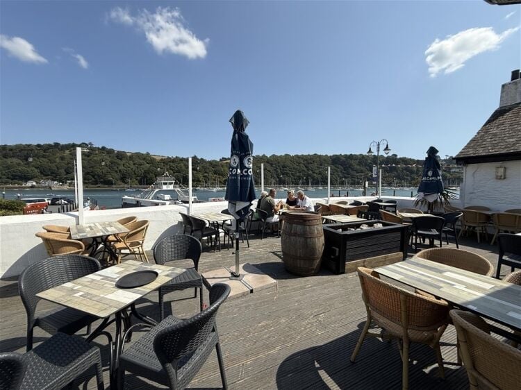 One of Devon’s Finest Waterside Freehouses For Sale in Dartmouth Photo 7