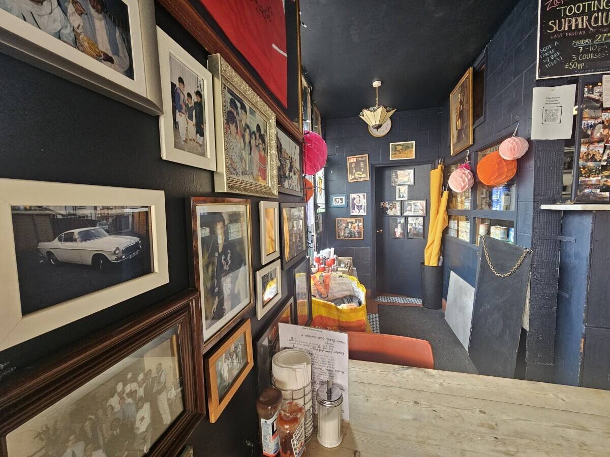 Prominent Corner Café Opportunity – Tooting Bec must be seen. Photo 7
