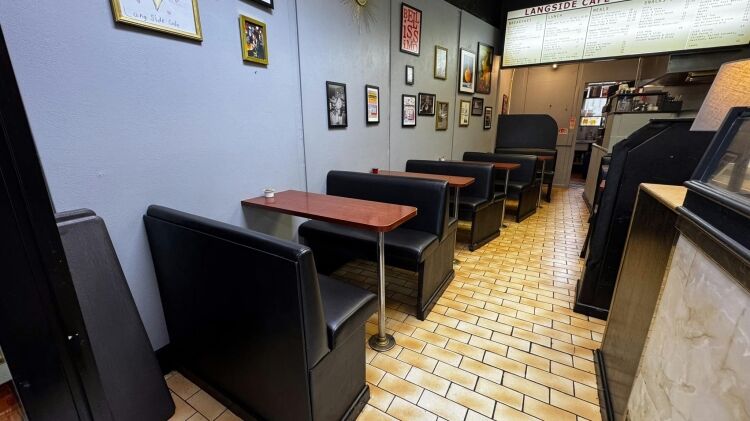 Long established cafe in Shawlands Glasgow Photo 7