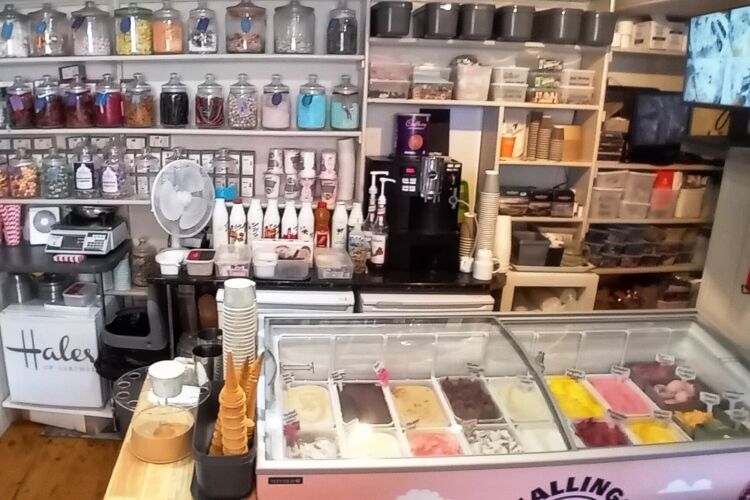 Established Ice Cream Parlour - Grange-over-Sands Photo 7