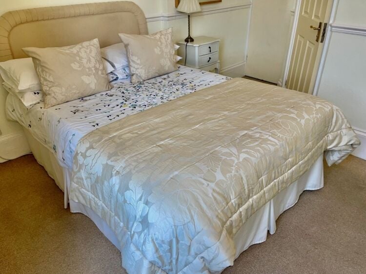 Freehold 7 Bedroom Guest House Located In Torquay, Devon Photo 7