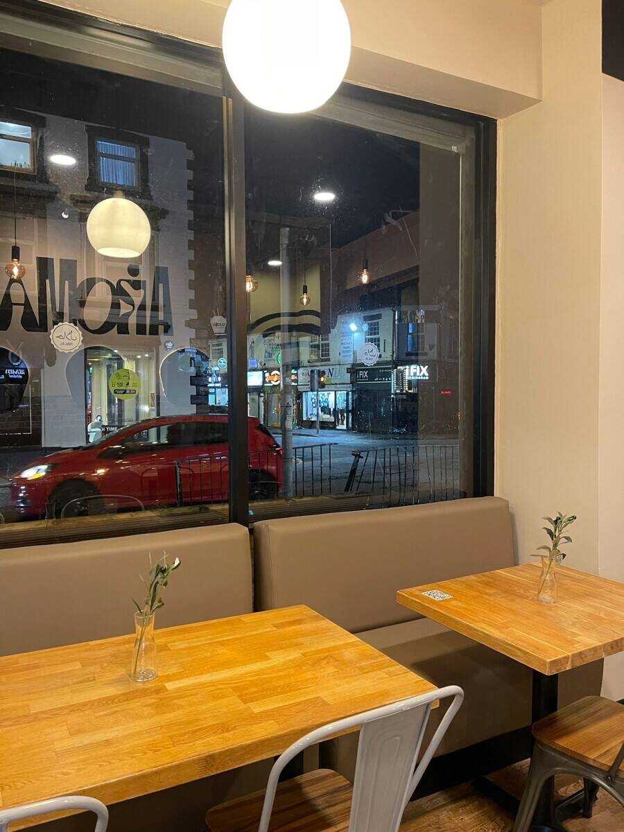 Luxurious Café/restaurant for sale/share