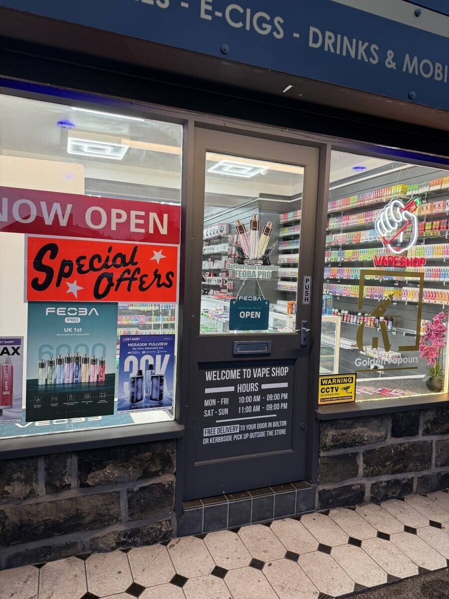 Golden vapours : vape shop in bolton black burn road Photo 7