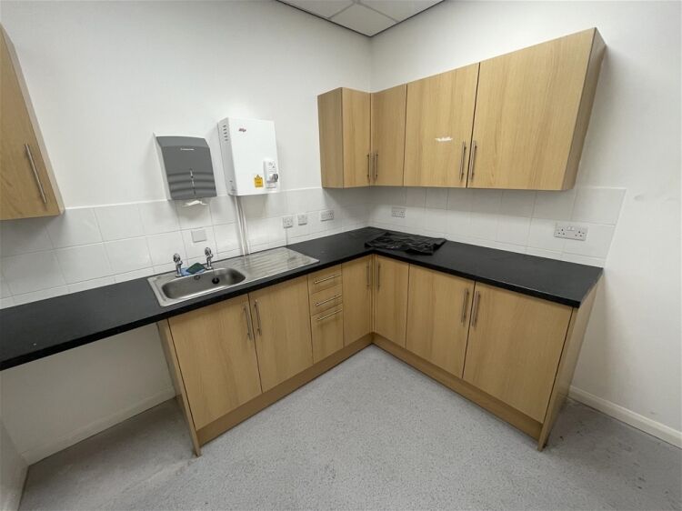 Modern office premises just off the A38 For Sale in Newton Abbot Photo 7