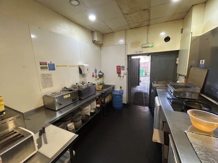 Urgent Sale – Fully Fitted Cafe Premises in Prime Town Centre Location