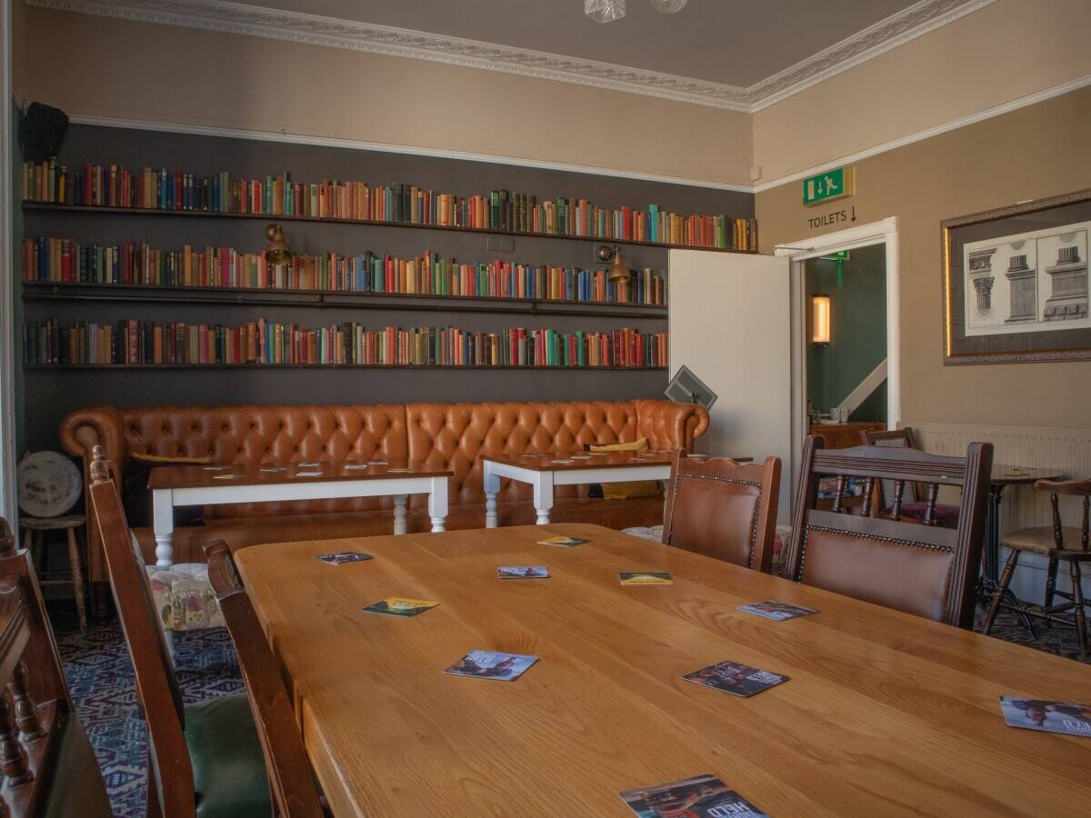 SOMERSET - PROMINENT AND POPULAR BATH CITY CENTRE FREEHOUSE