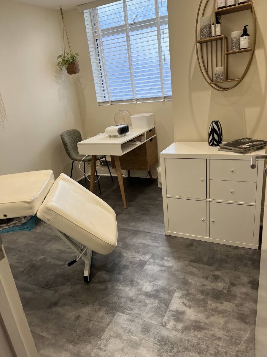 Turnkey Hair & Beauty Co-working space in Southsea, Hampshire Photo 8