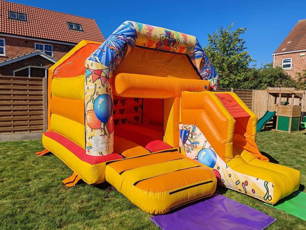 Bouncy castle and inflatable hire company in Cleethorpes Photo 7