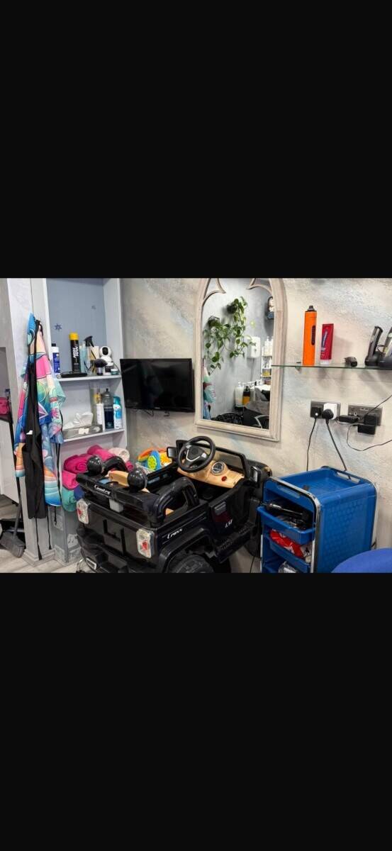 Classic Cuts Unisex Salon in Aberdeen City Center Photo 6