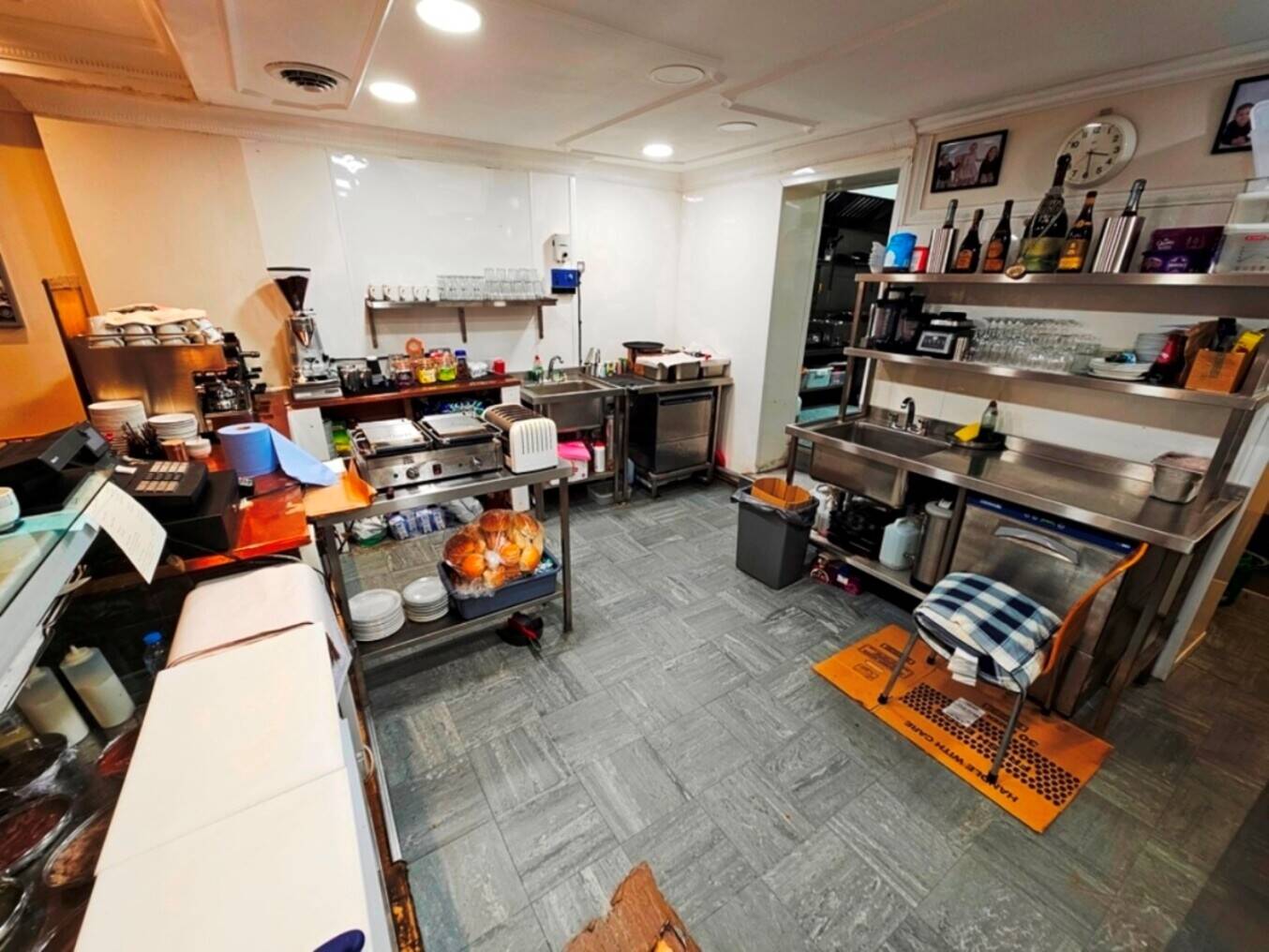 CAFÉ FOR SALE IN HIGHBURY, LONDON Photo 7