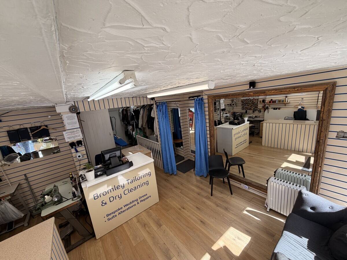 Prime High Street Retail Unit for Sale/ or rent in Bromley &ndash; Flexible Use Opportunity Photo 8