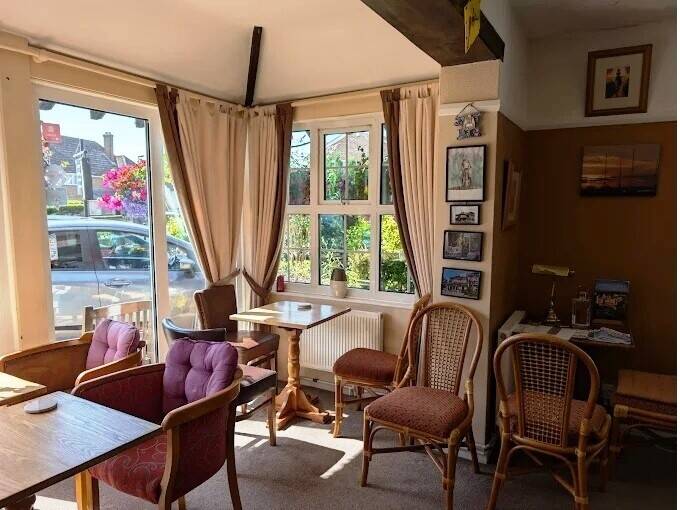 4-STAR BED & BREAKFAST / GUEST HOUSE - FOR SALE - BOGNOR REGIS WEST SUSSEX
