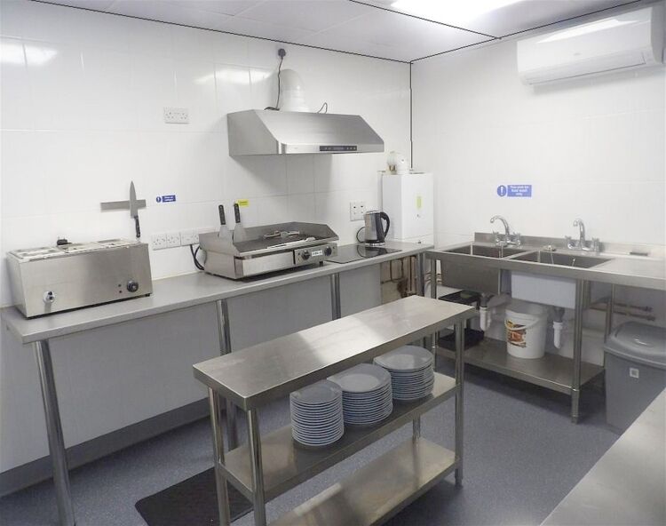 Fish & chip takeaway and 50-cover restaurant, central Nantwich Photo 7