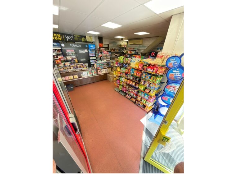 Buzzing Retail Opportunity – Modern Newsagent in Prime Southport Spot Photo 7