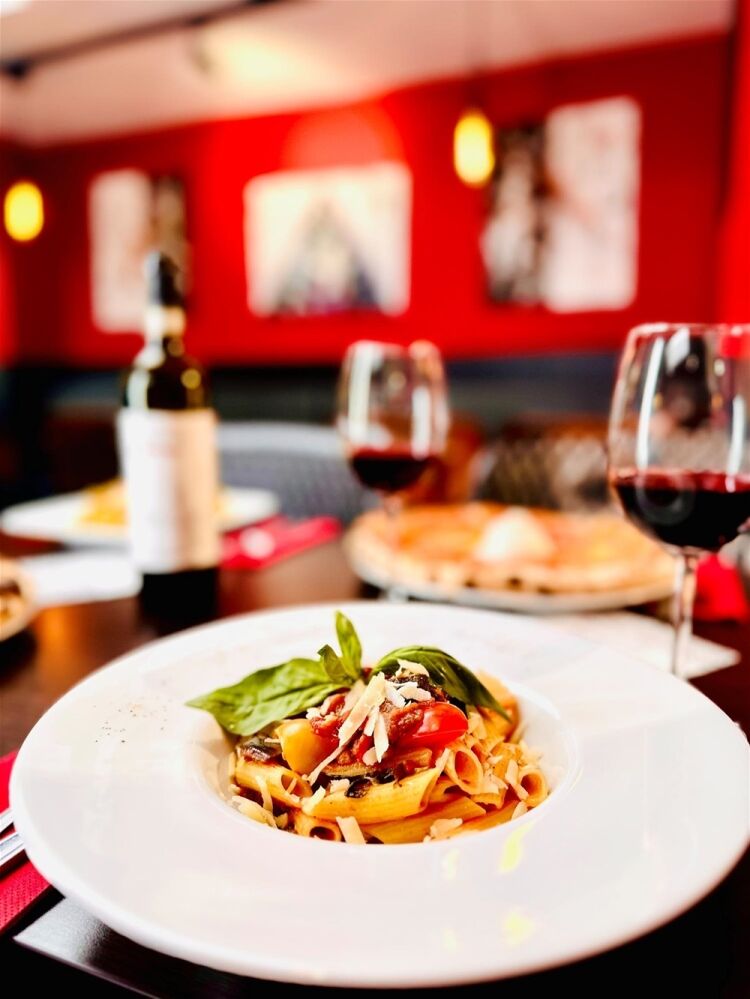 INDEPENDENT ITALIAN RESTAURANT Photo 7
