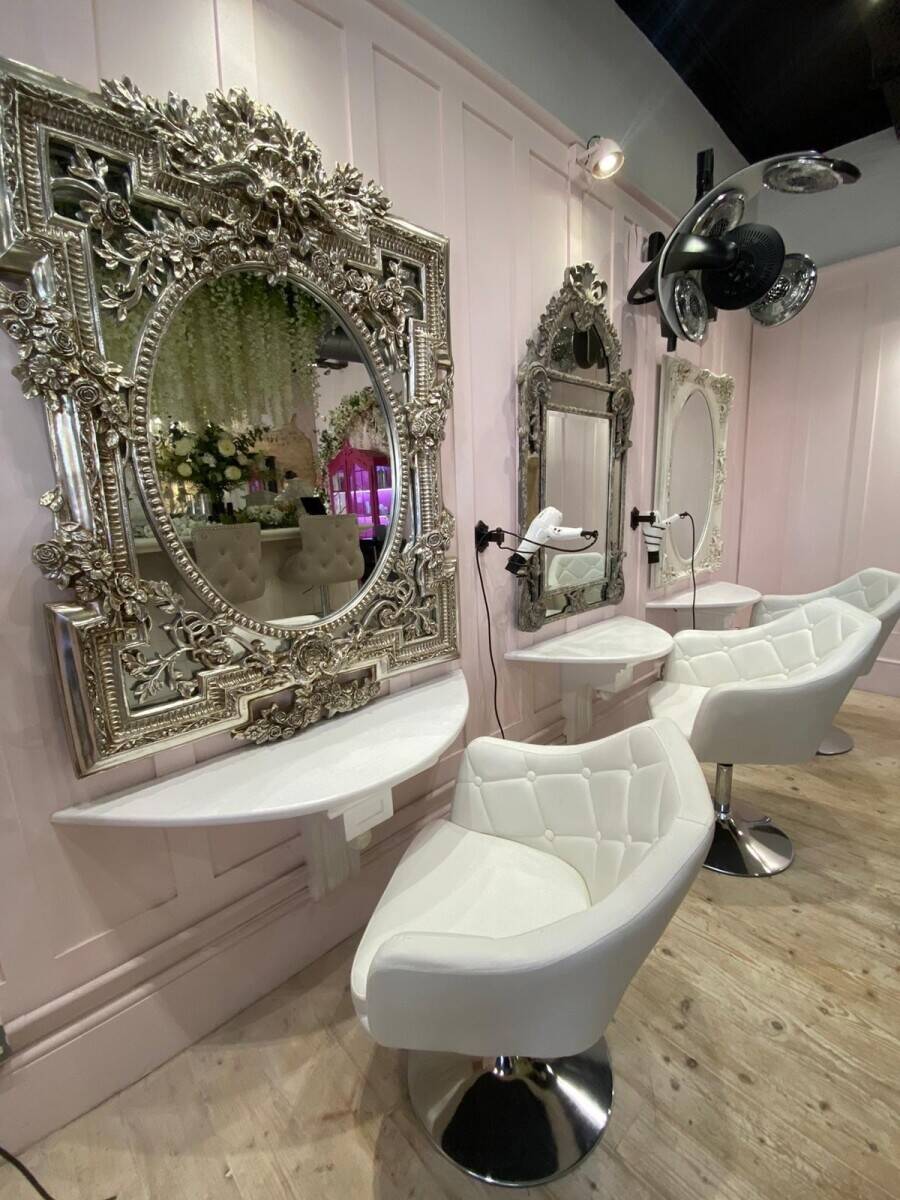 Hairdressing shop for Sale in Ashford with Accommodation