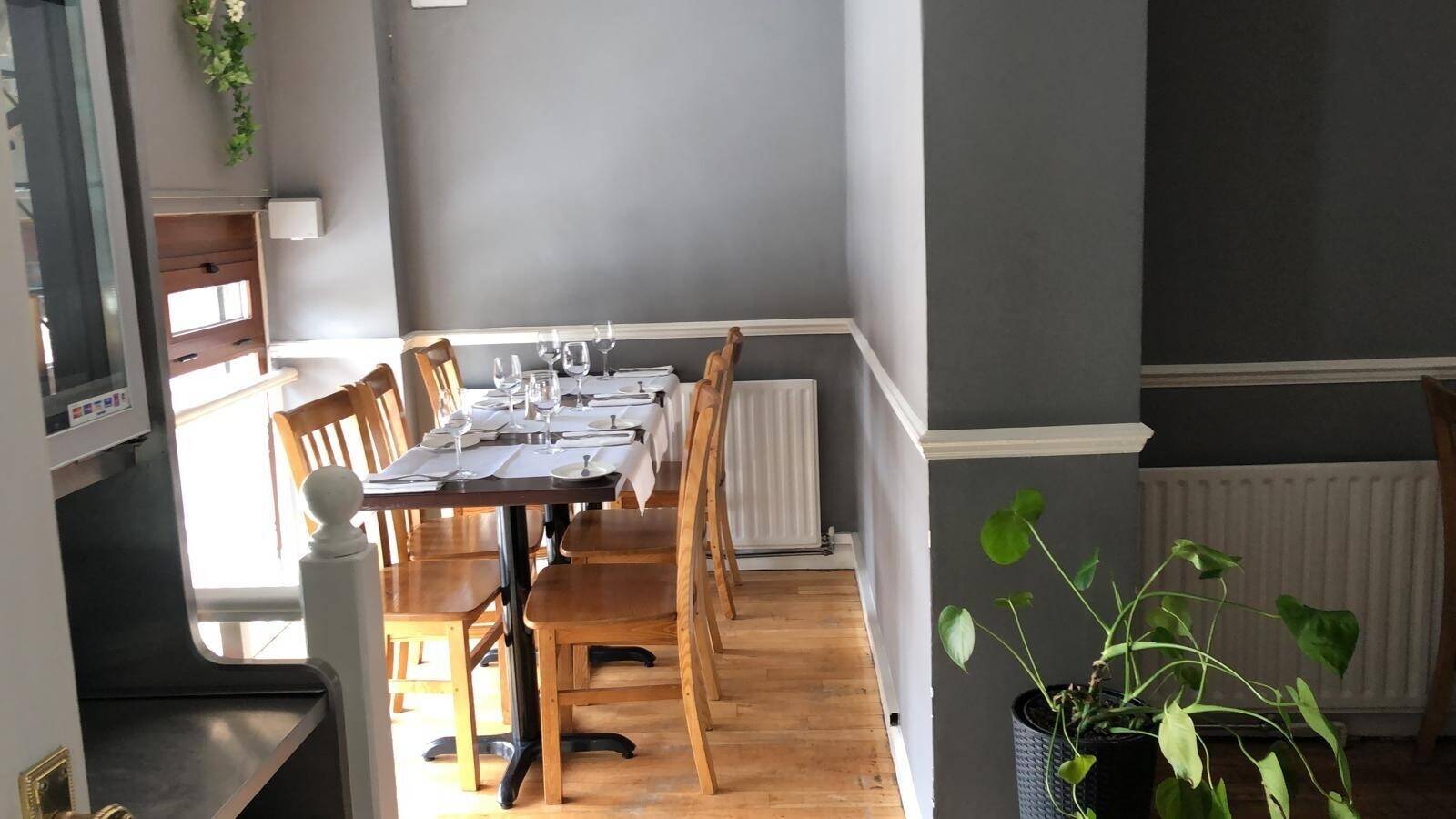 Long-Established, Iconic, Profitable Portuguese Restaurant and Bar -South London Photo 7