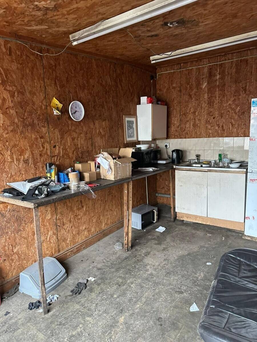FULLY LICENSED CAR BREAKER  YARD WITH EBAY SHOP IN NORTHWEST AND EVERYTHING NEEDED