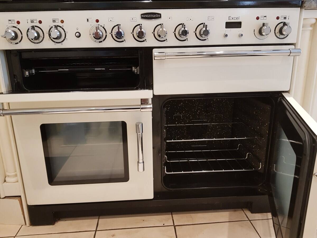 Oven Cleaning Service for Sale in West Gloucestershire